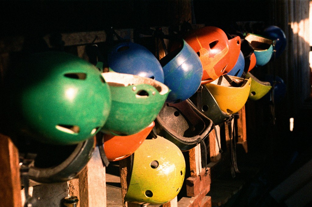 035_Helmets for rafting